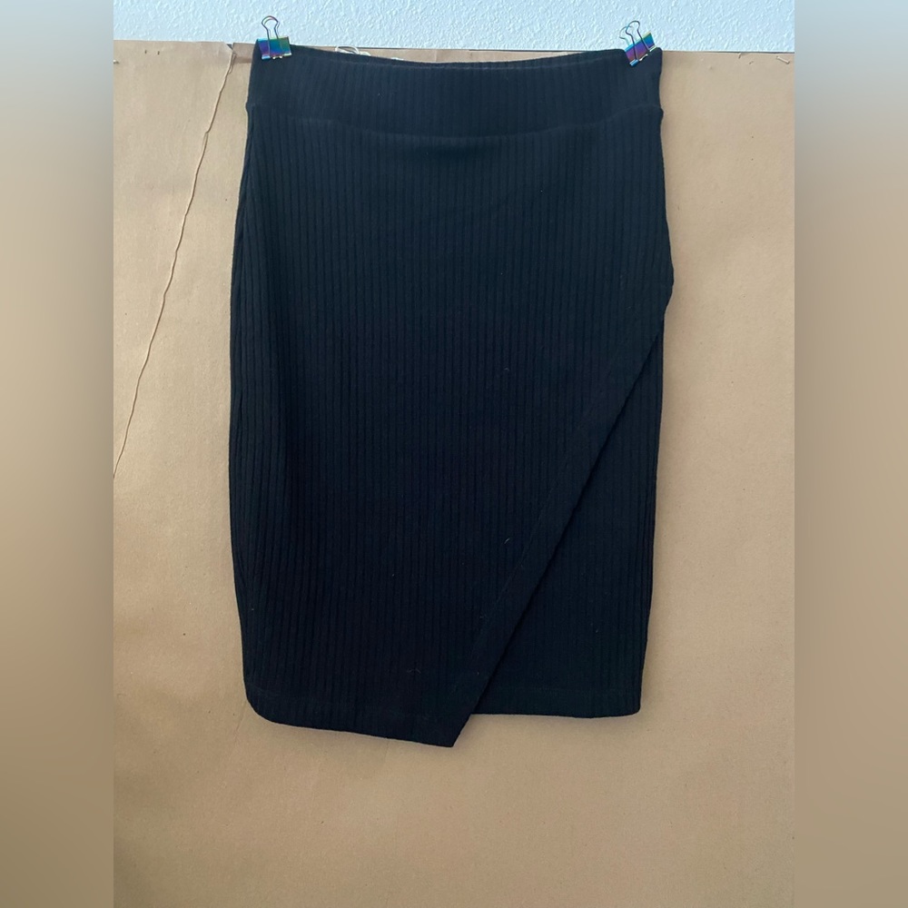 Splendid Black Ribbed Skirt